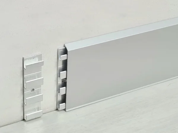 Алюминиевый плинтус Fezard Кабельный ALP-С70 Алюминий 70*10*2500 мм в Самаре