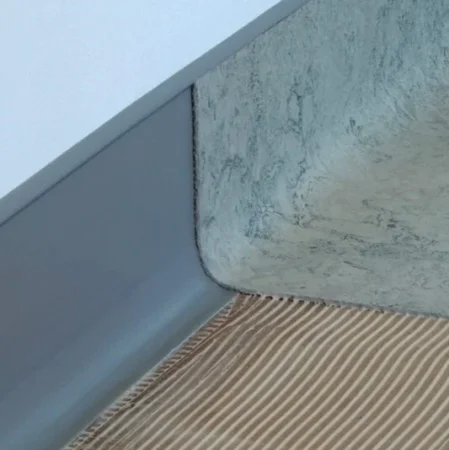 Коннелюрный односоставной плинтус Bonkeel Prof Серый (95х2700мм) в Самаре