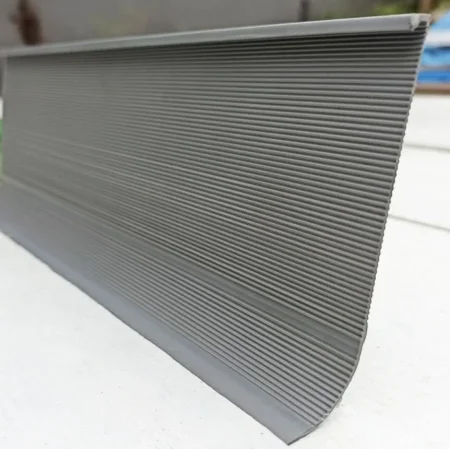 Коннелюрный односоставной плинтус Bonkeel Prof Серый (95х2700мм) в Самаре